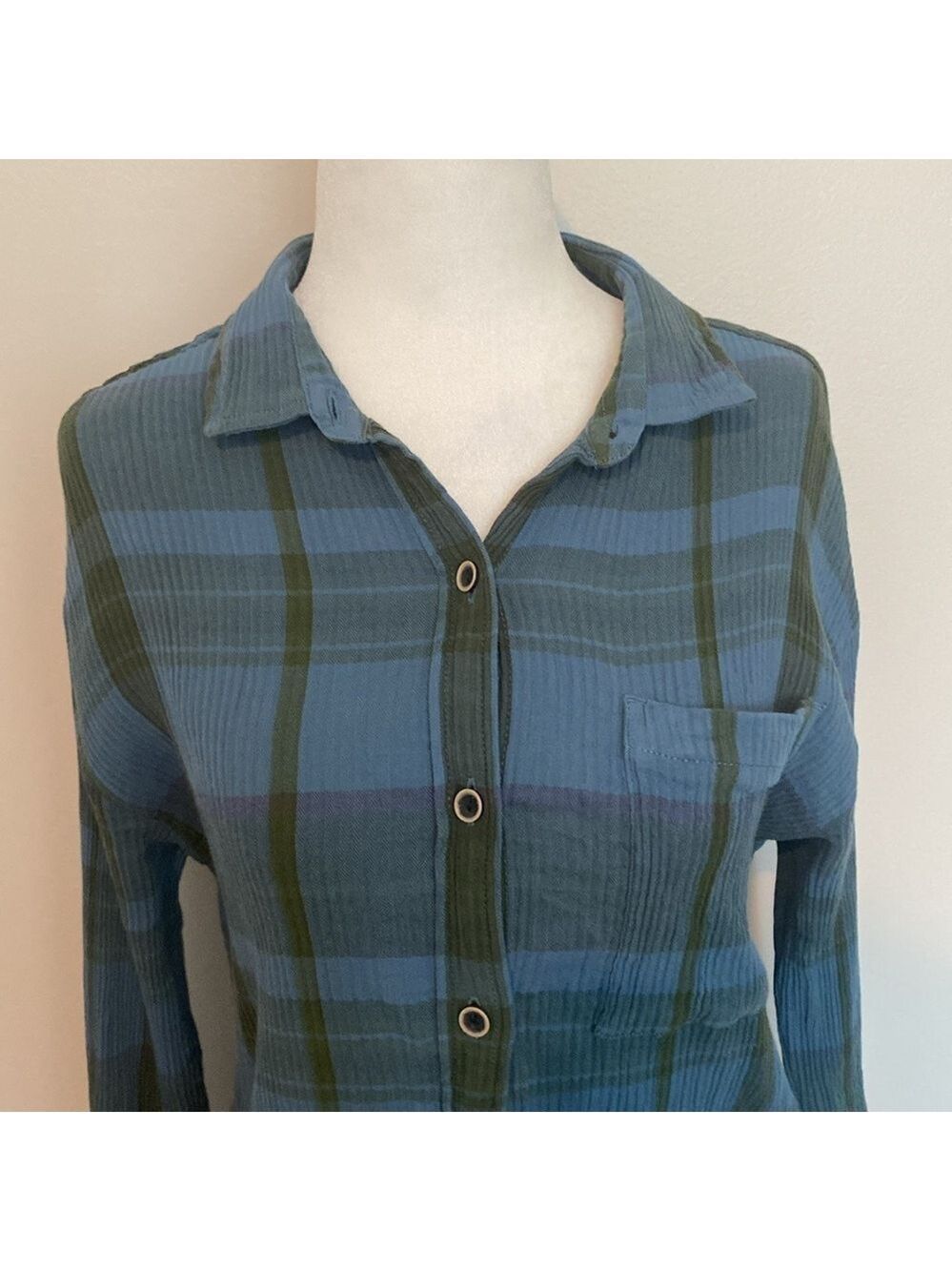 PrAna women’s blue note plaid Aconic organic cotton crinkle button down - Picture 6 of 10